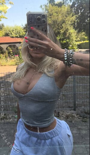 Lillimsr Nude Leaked Photo #102
