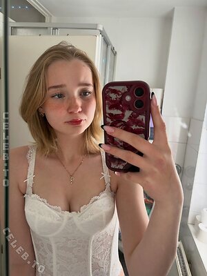 Lilly Schaper Nude Leaked Photo #3