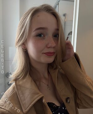 Lilly Schaper Nude Leaked Photo #22