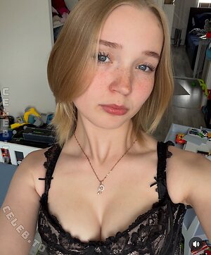 Lilly Schaper Nude Leaked Photo #24