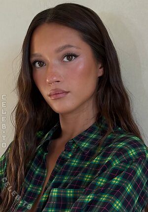 Lily Chee photo