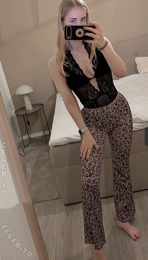 Lina Luxuria Nude Leaked Photo #8