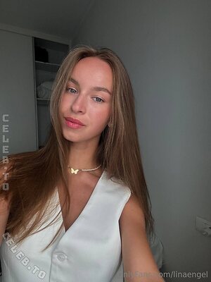 linaengel Nude Leaked Photo #49