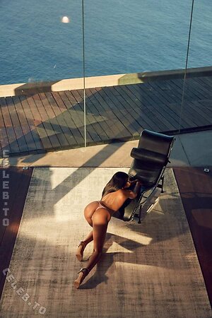 Linda Nobat photo