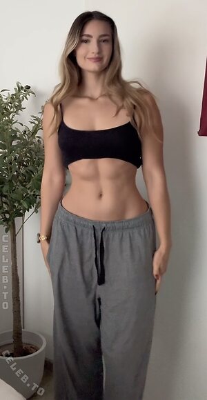 Lisaamarie.e Nude Leaked Photo #39