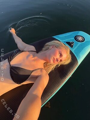 livingwithleenaa Nude Leaked Photo #2