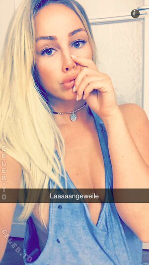 Liz Kaeber More Nude Photos