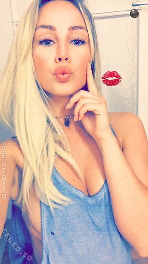 Liz Kaeber Nude Photos