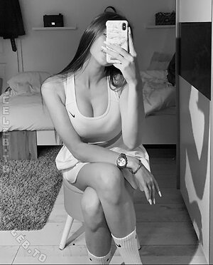 Lizezki Nude Leaked Photo #3