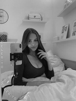 Lizezki Nude Leaked Photo #9