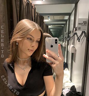Lizezki Nude Leaked Photo #19