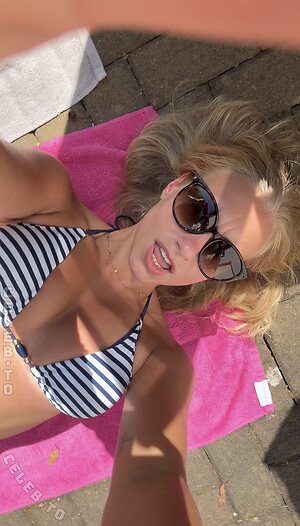 loulou_fbl Nude Leaked Photo #56