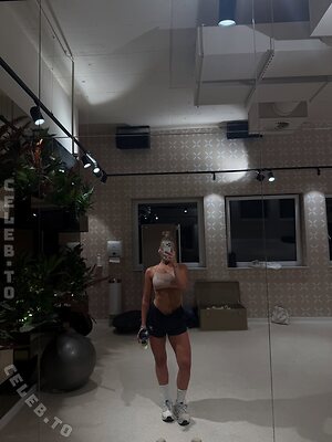 loulou_fbl Nude Leaked Photo #67