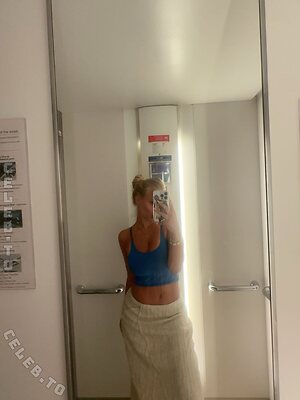loulou_fbl Nude Leaked Photo #81