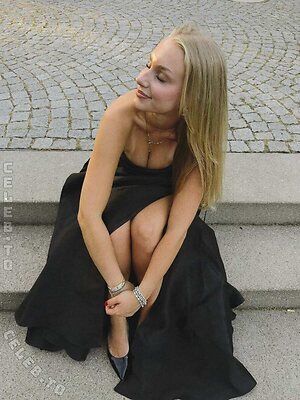 loulou_fbl Nude Leaked Photo #90