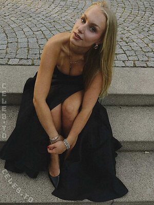 loulou_fbl Nude Leaked Photo #93