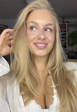 loulou_fbl Nude Leaked Photo #135