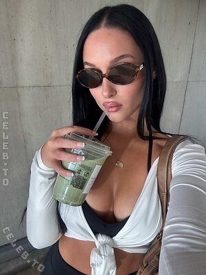 Luana He Nude Leaked Photo #4