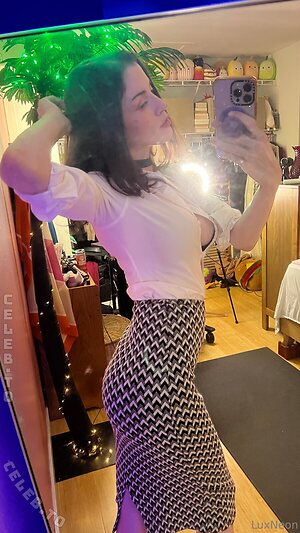 Luxneon Nude Leaked Photo #16
