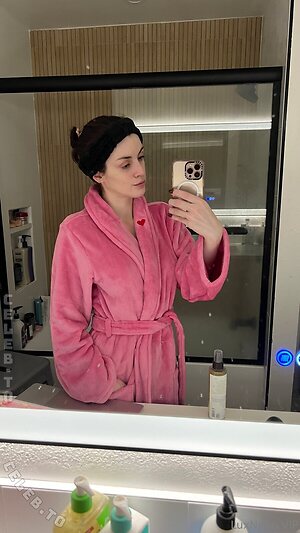 Luxneon Nude Leaked Photo #35