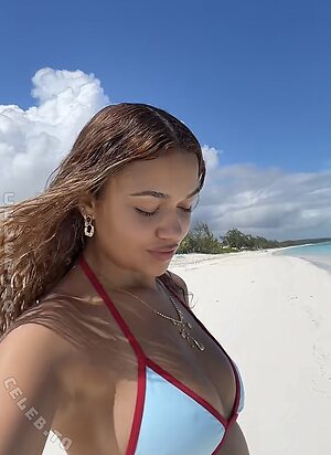 Madison Bailey Nude Leaked Photo #37