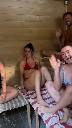Maisie Williams Nude Leaked Photo #11