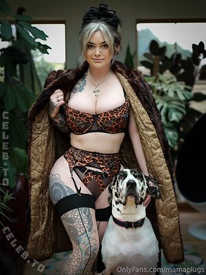 Mamaplugs Nude Leaked Photo #23