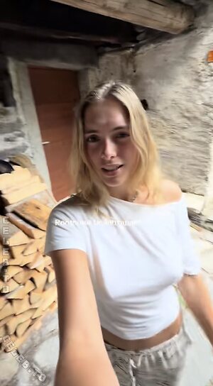 Mara Hülbach Nude Photos