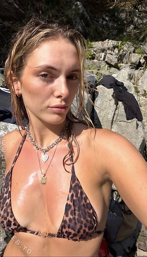 Mara Hülbach Nude Leaked Photo #25