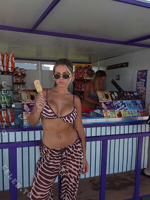 Maria Maksimovic photo
