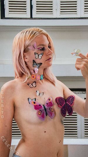 Mariia Well Nude Leaked Photo #56