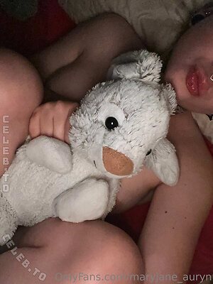 MaryjaneAuryn photo