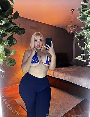 maryoffiziell photo
