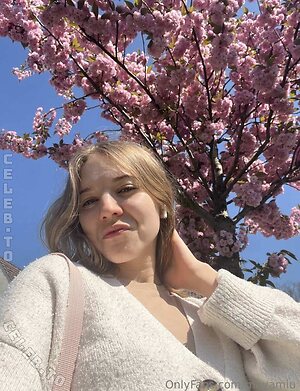 mayamiu photo