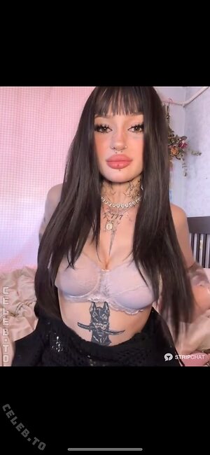 mebeaxx Nude Leaked Photo #36