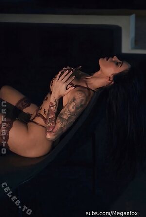 Megan Fox photo
