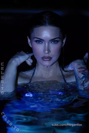 Megan Fox photo