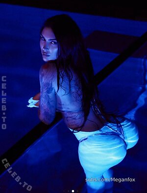 Megan Fox photo