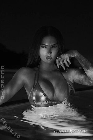 Megan Fox photo