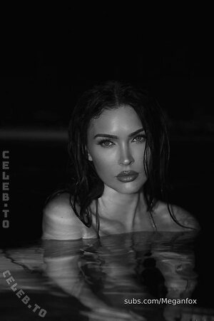 Megan Fox photo