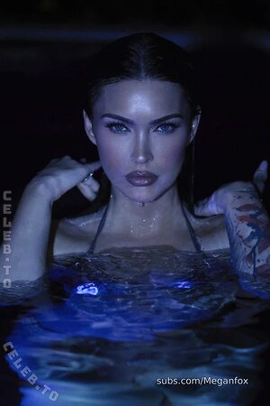Megan Fox photo