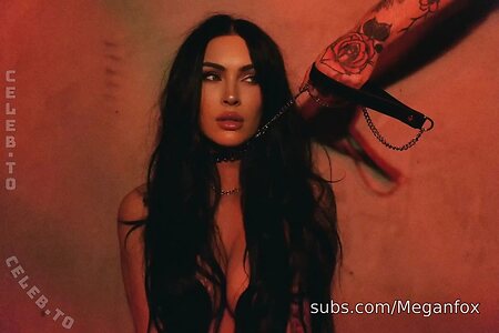 Megan Fox photo