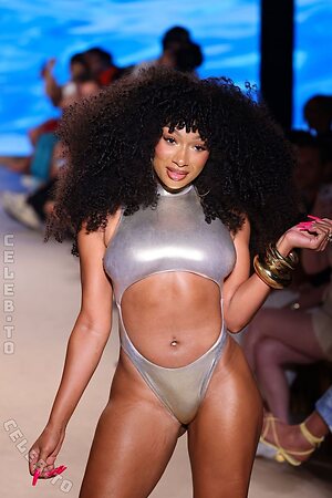Megan thee stallion Nude Leaked Photo #38