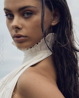 Meika Woollard Nude Leaked Photo #3