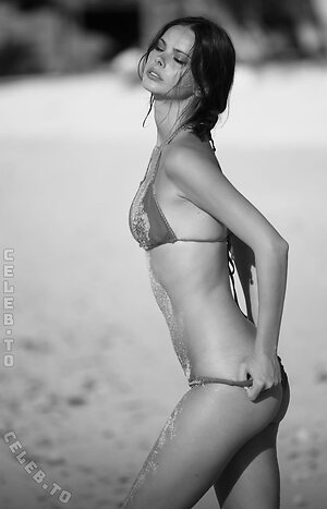 Meika Woollard Nude Leaked Photo #95