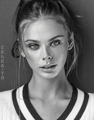Meika Woollard Nude Leaked Photo #105