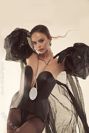Meika Woollard Nude Leaked Photo #306
