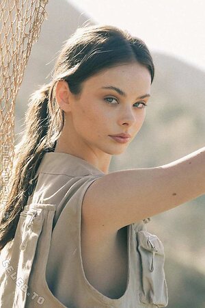 Meika Woollard photo
