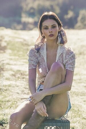 Meika Woollard photo