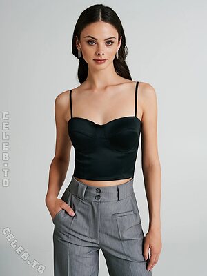 Meika Woollard photo